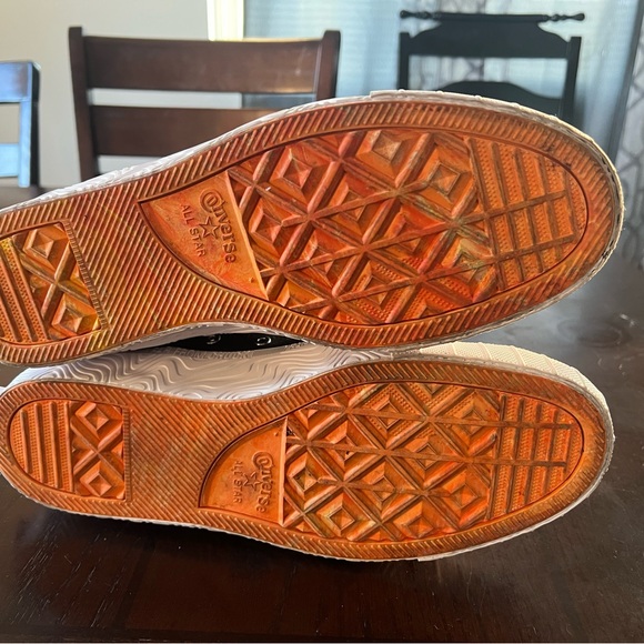 Converse Far From Chuck - Picture 3 of 3